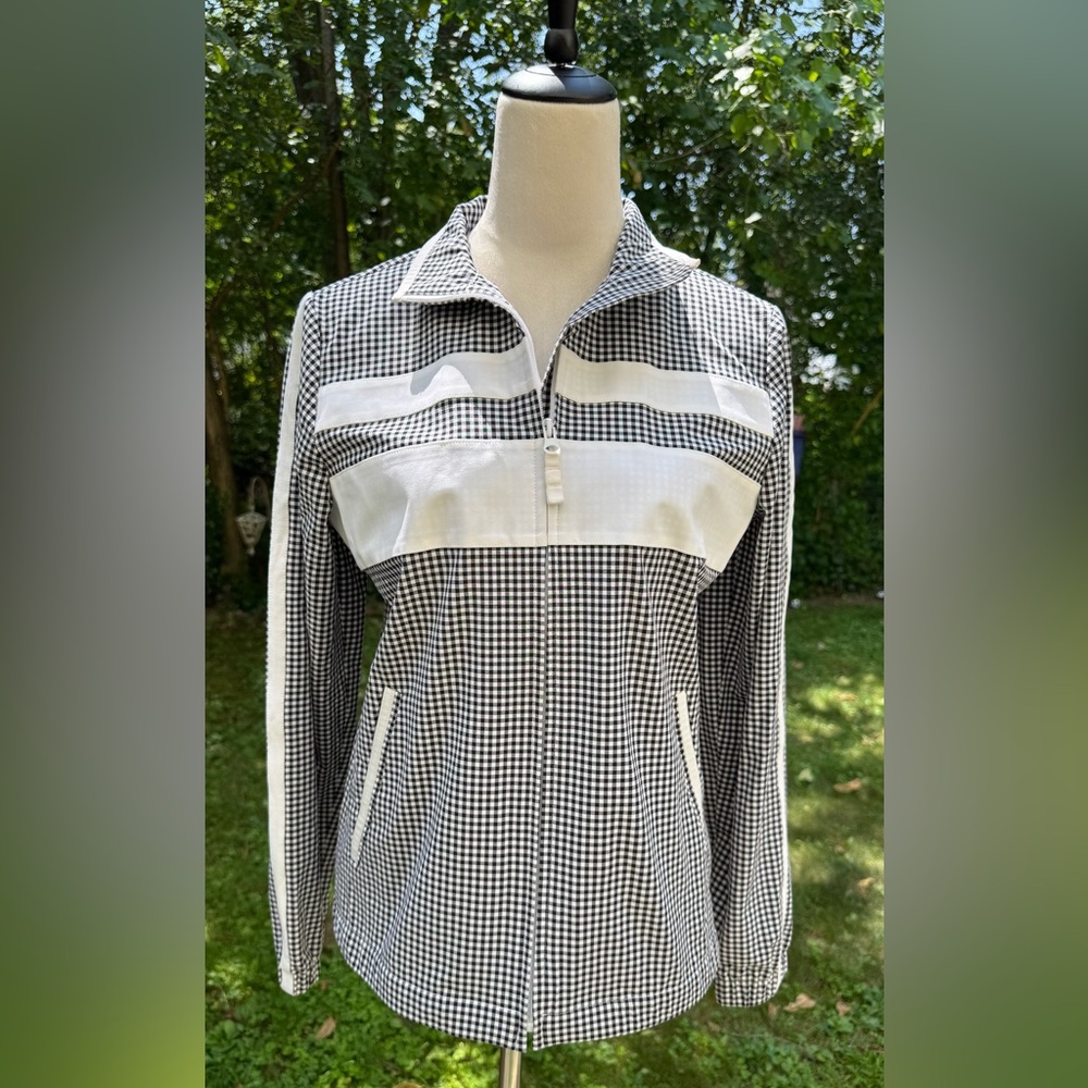 T BY TALBOTS BLACK AND WHITE CHECKERED FULL ZIP JACKET SIZE SMALL